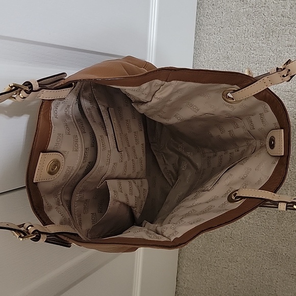 Michael Kors leather purse - Picture 5 of 7